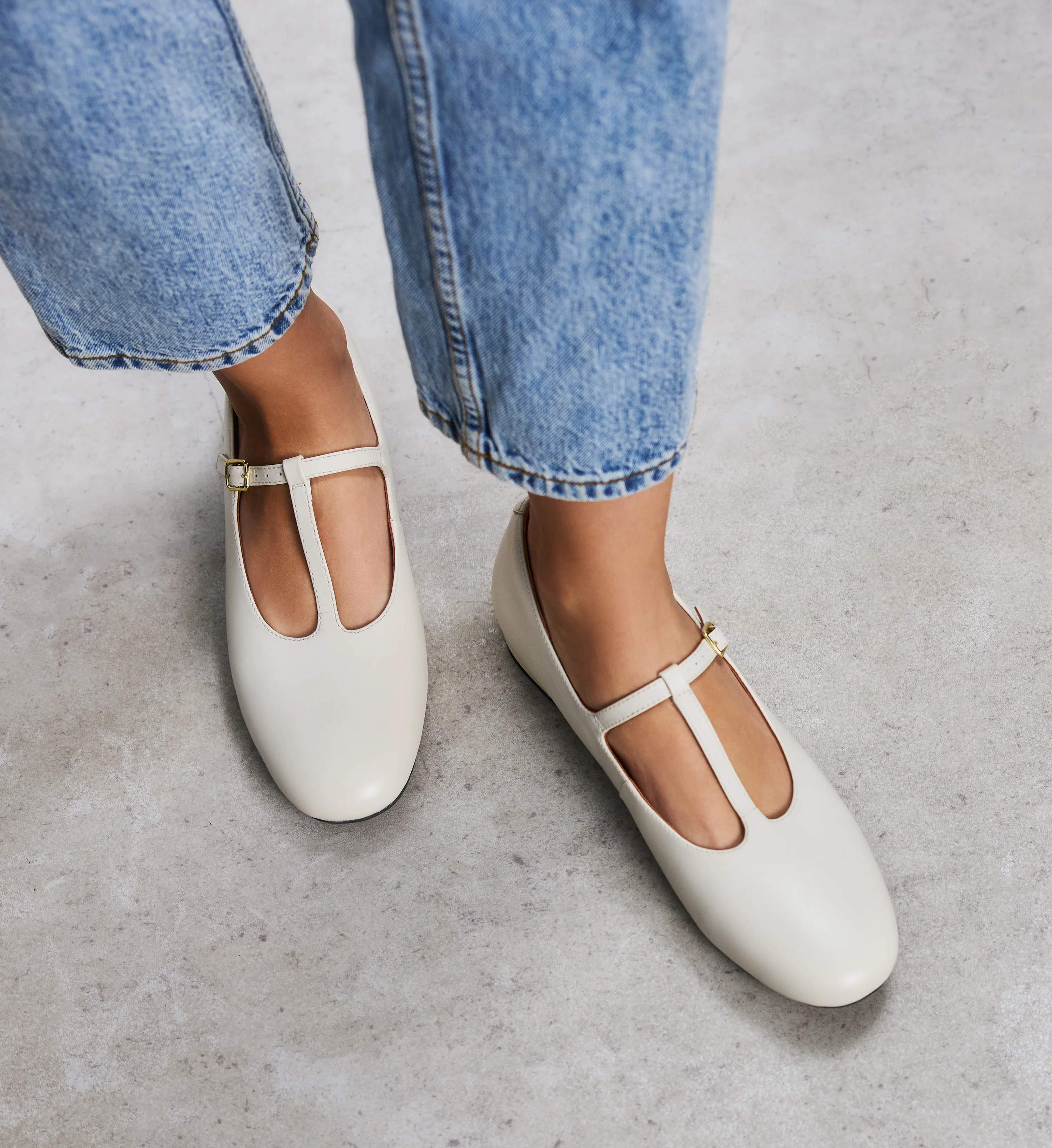 Woodhen Ecru Leather Ballet Flats