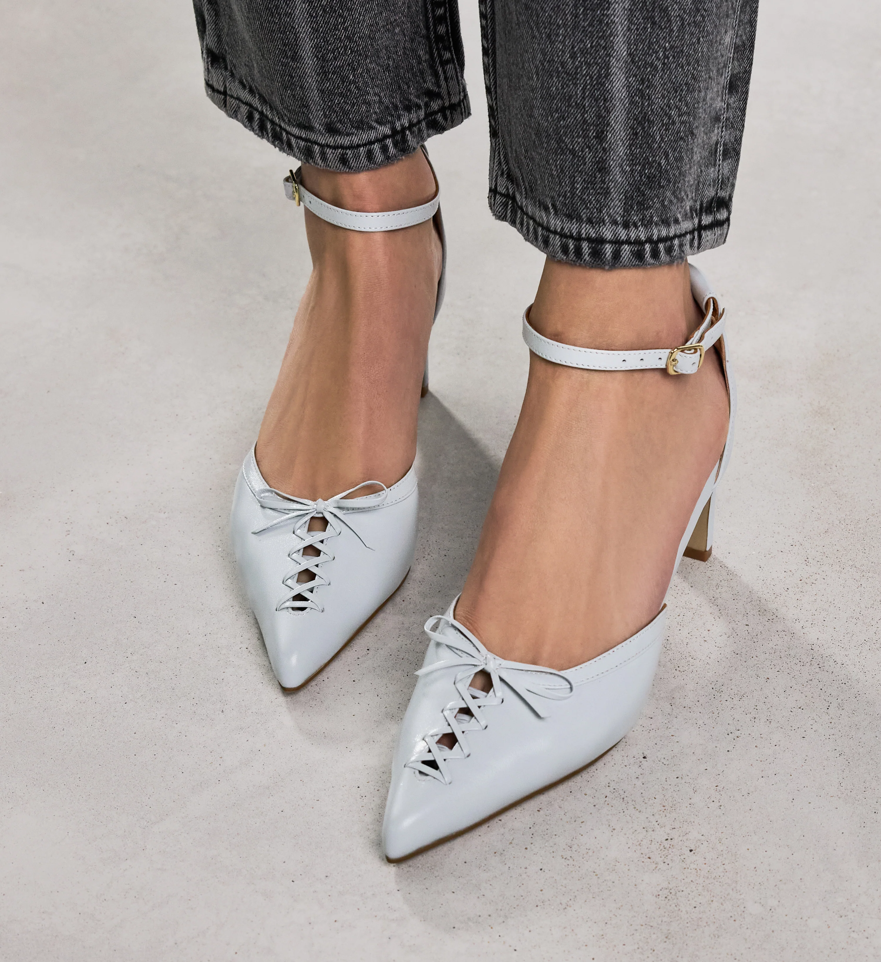 Suiriri Ice Blue Leather Low Heels