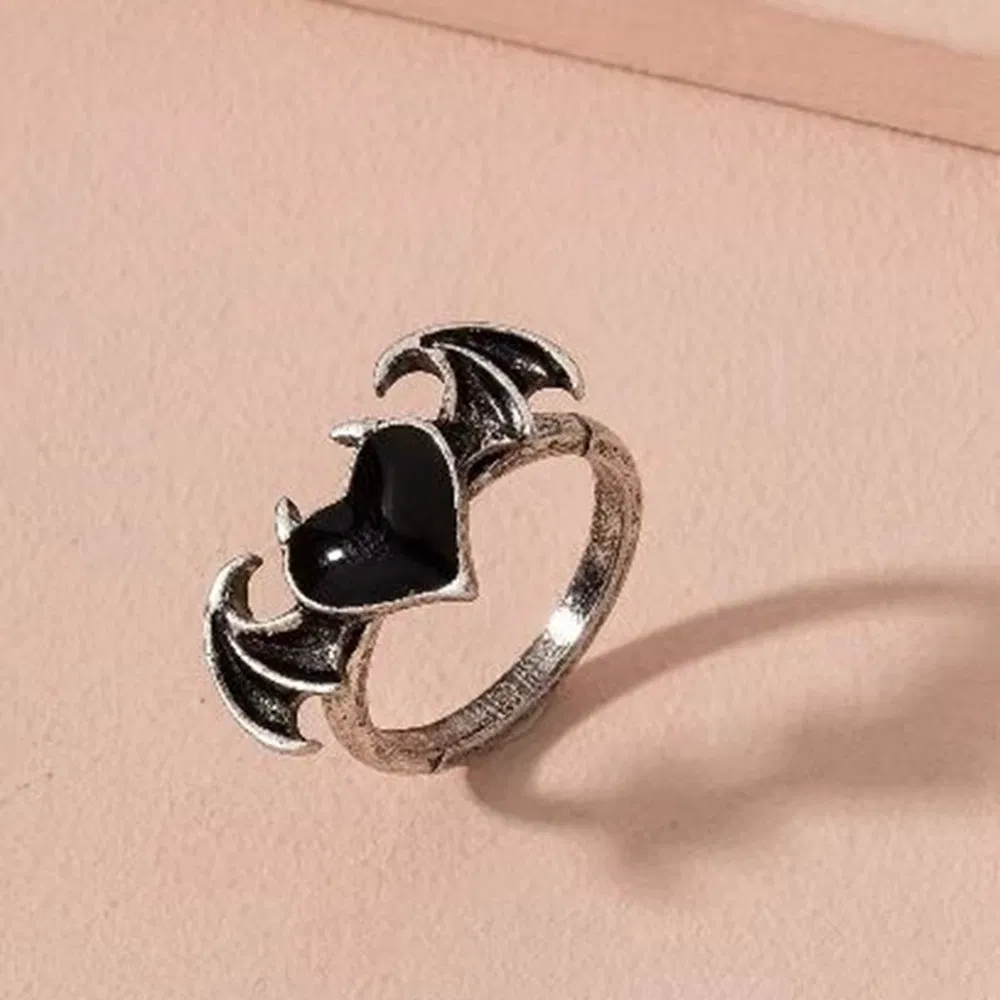 Love Flame Schwarz und Weiß Vulkanaschen Ring