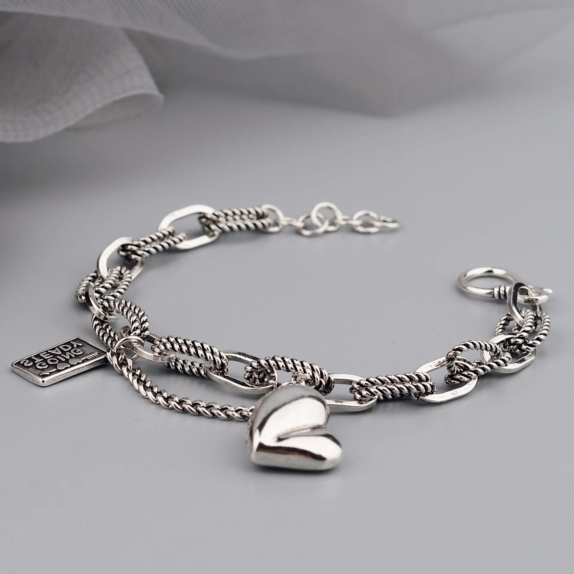Europäische und amerikanische Stil Persönlichkeit Retro asymmetrische Liebe Armband weibliche Ring Schnalle Buchstaben Quadratkarte einfache Mode Thai Silber Hand Schmuck