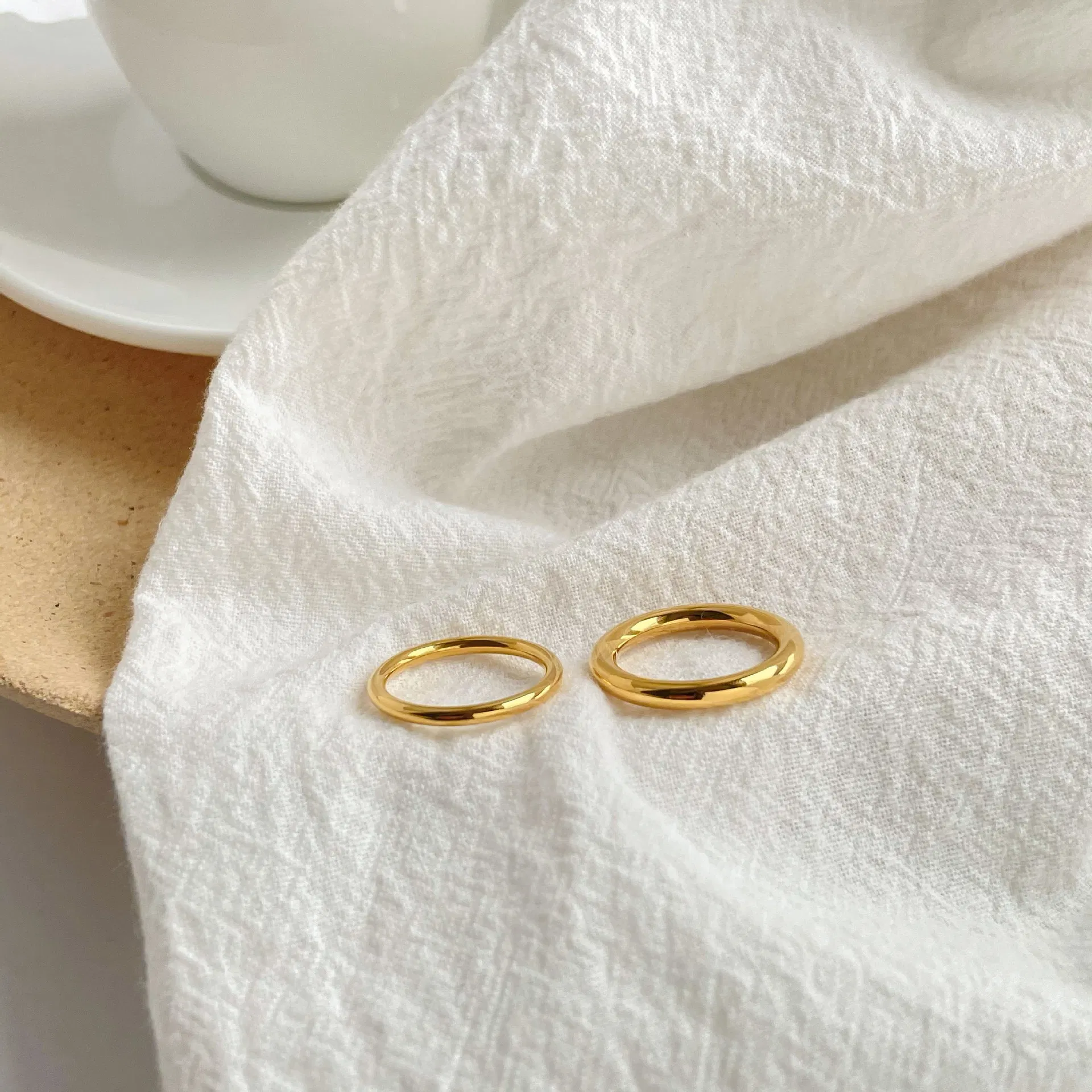 Goldplated Rounded Wide And Narrow Gloss Stacking Ringe