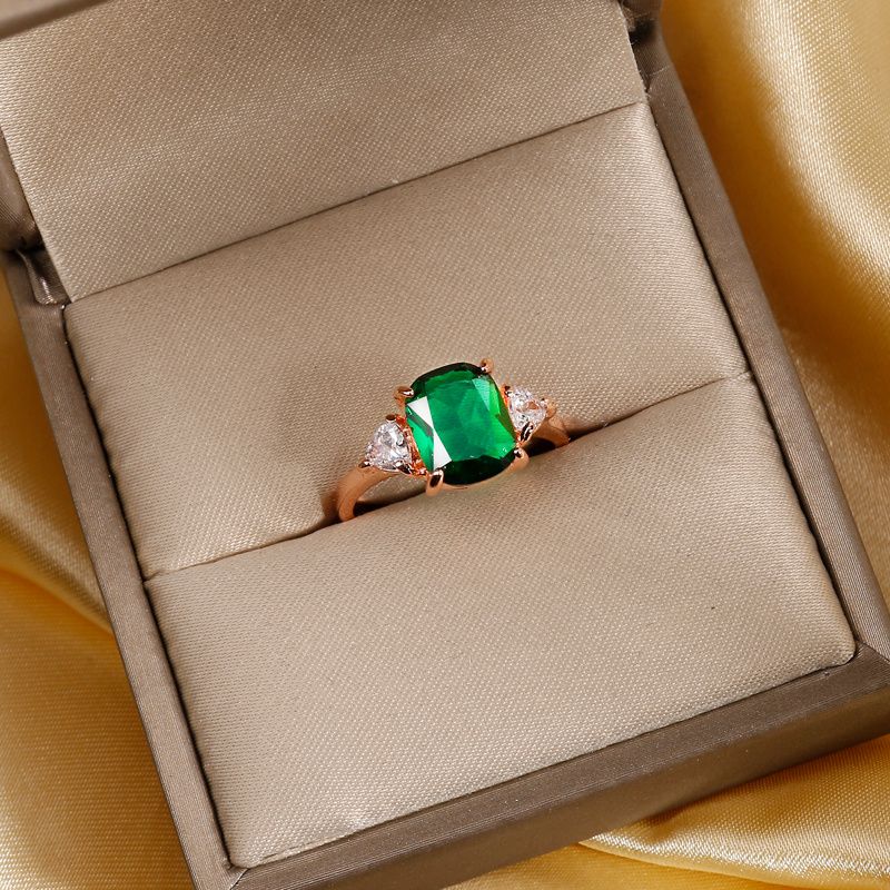 Elegant Solitaire Ring Inlaid Square Form Glänzender Zirkon Süßes Finger Ring Frauen Verlobungsring St. Patrick 's Day Dekorationen