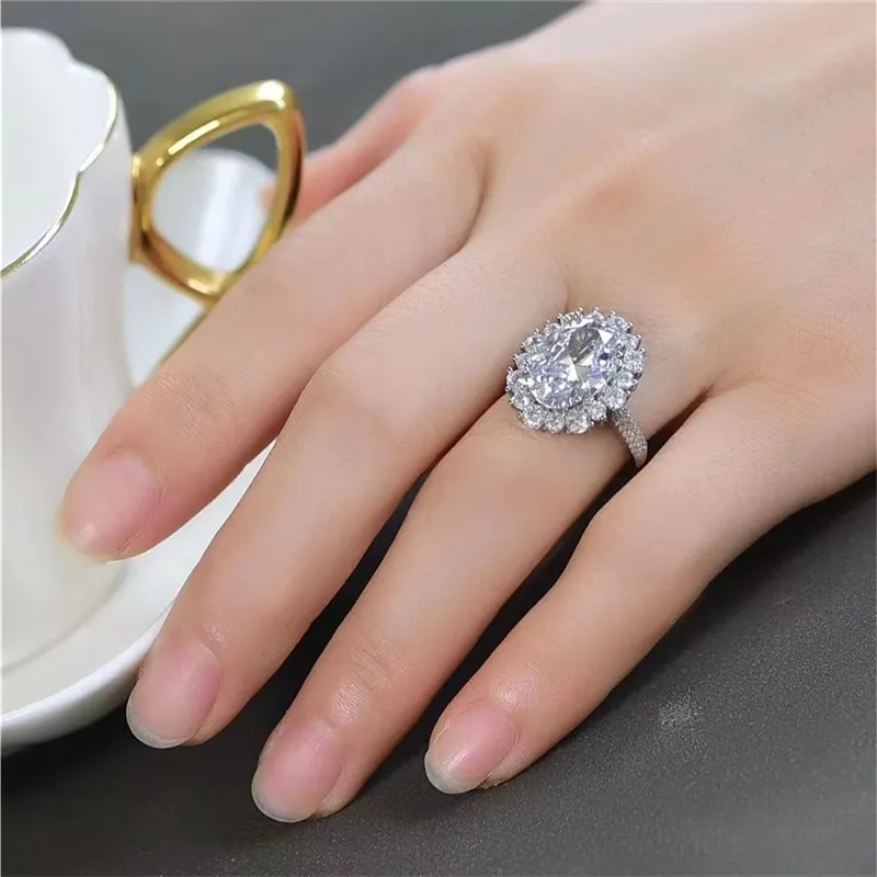 DEVI ovaler Ei-förmiger Moissanit Ring Big Diamond Diamond Ring