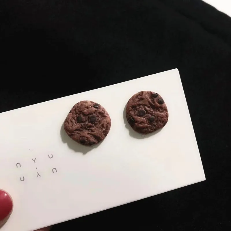 Lustige süße Biscuit Ohrringe Temperament Retro Frauen
