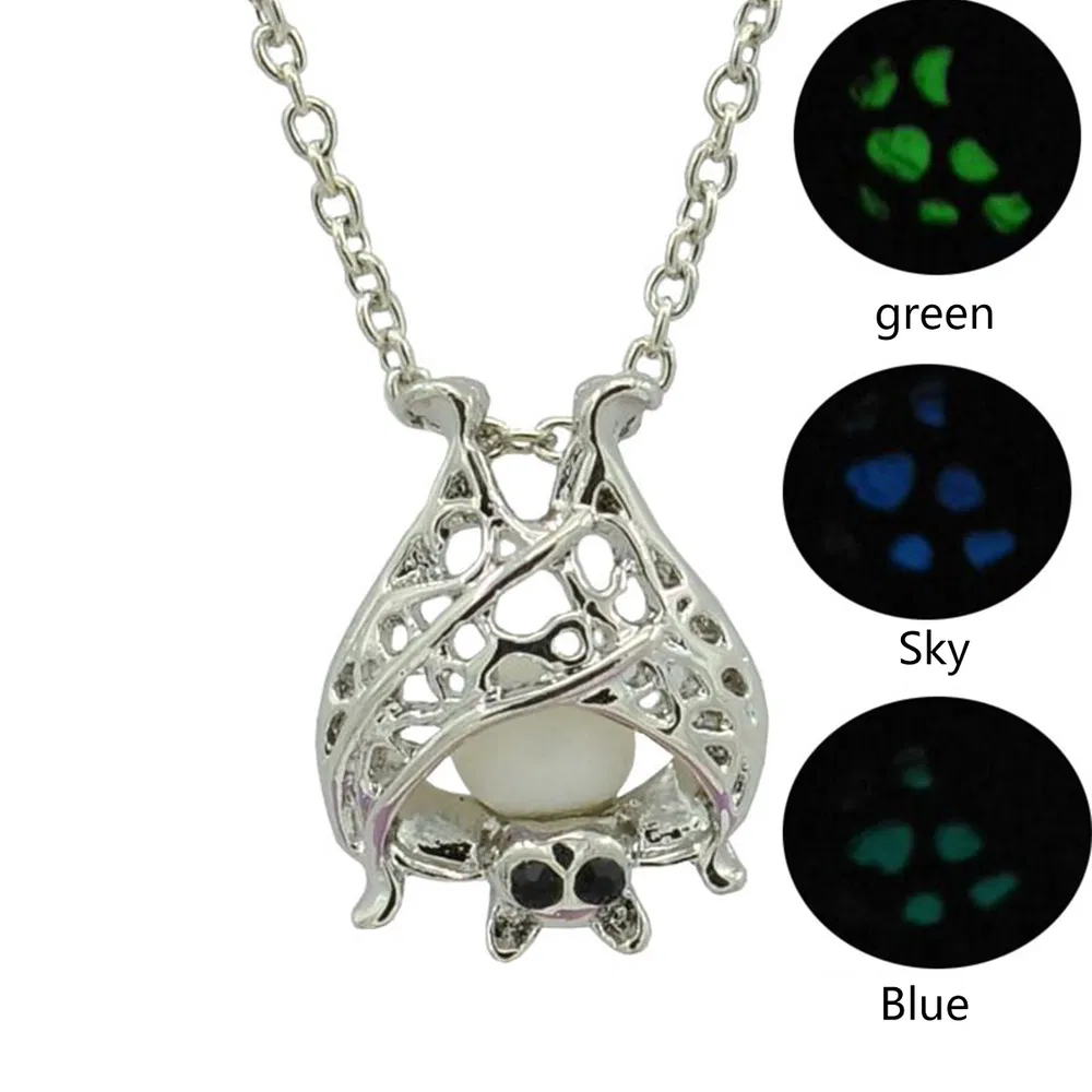 Neue 3 Stück hohl leuchtendes Halskette Nacht leuchtendes Tier Fledermaus Anhänger Multi-Element Mode einfacher Schmuck