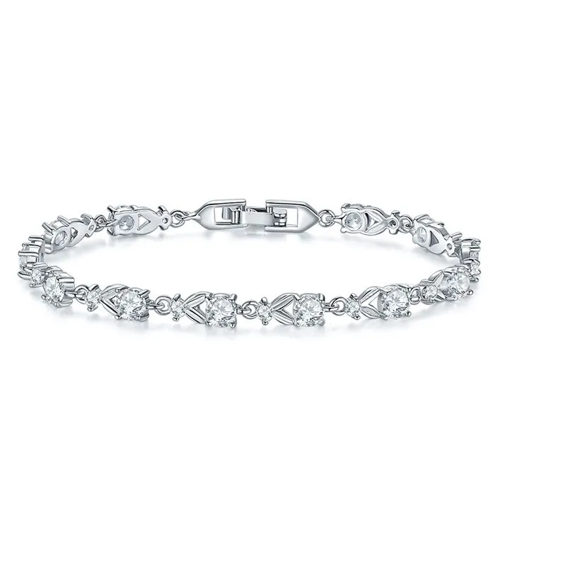 Mode vielseitig elegantes Hollow Diamond Heart Armband