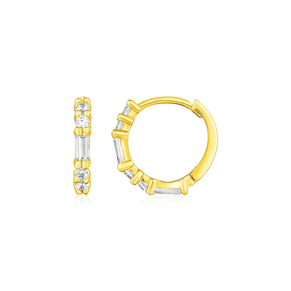 14 Karat Gelbgold Kleine Hoop Ohrringe mit Baguette Kubik Zirkonias