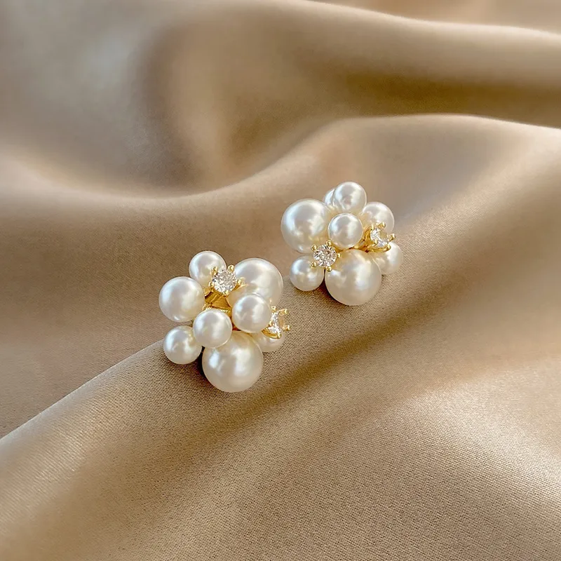 Damen einzigartiges Design Diamond Stud Ohrringe