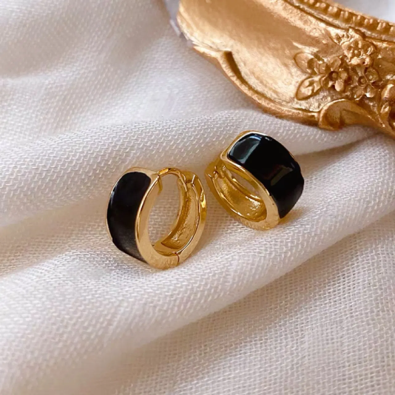 Frauen Minderheit Design Licht Luxus Retro-Stil Öl Tropfen Ring Ohr Schnalle