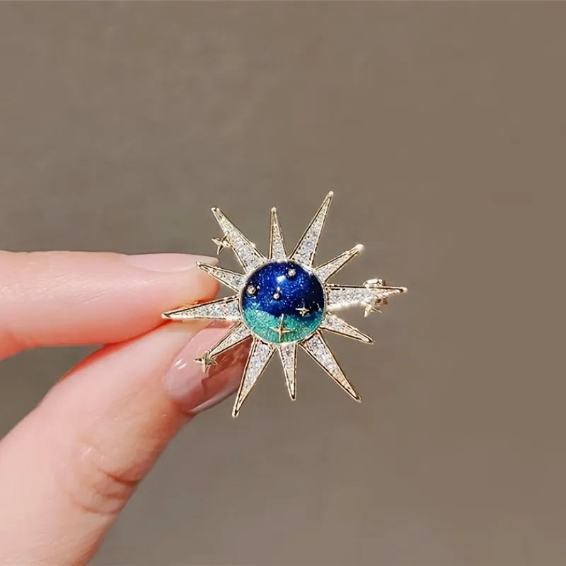 Dainty Sonne und Sterne Brosche Pin für Frauen Mädchen Heikate Kubik Zirkonia Kristall Universum Sternenhimmel Broschen Lapel Pins Schal Clip Abzeichen Korsage Schmuck Geschenke für Hut Tasche Anzug Krawatte Hochzeit Geburtstag