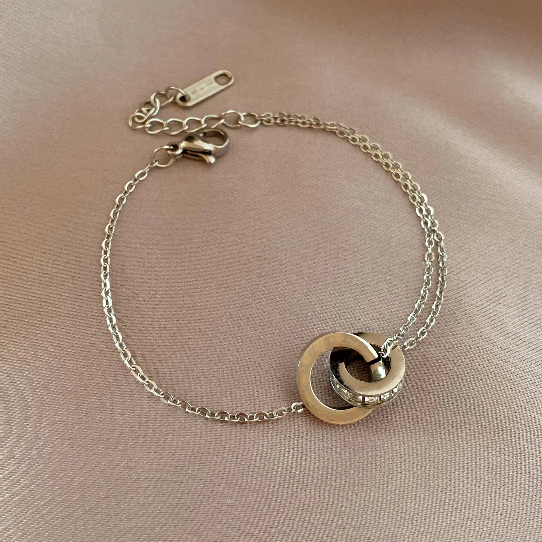 Farbloses Rosegold Roman Digital Doppelring Armband