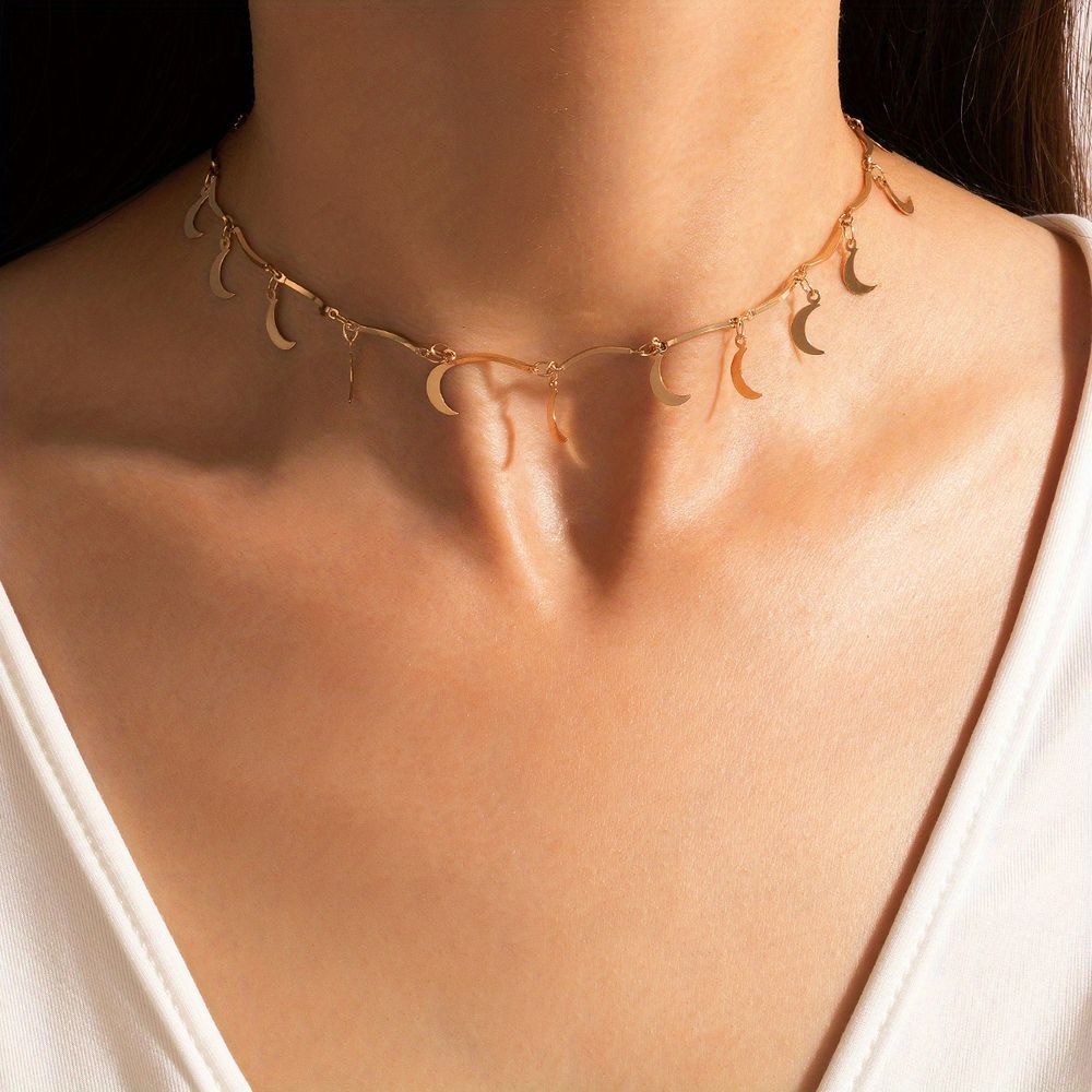 Persönlichkeit einfache Legierung geometrische unregelmäßige Kette Mond Tassel Anhänger Damen Einzel-Schicht - Halskette Klavielfeld Kette