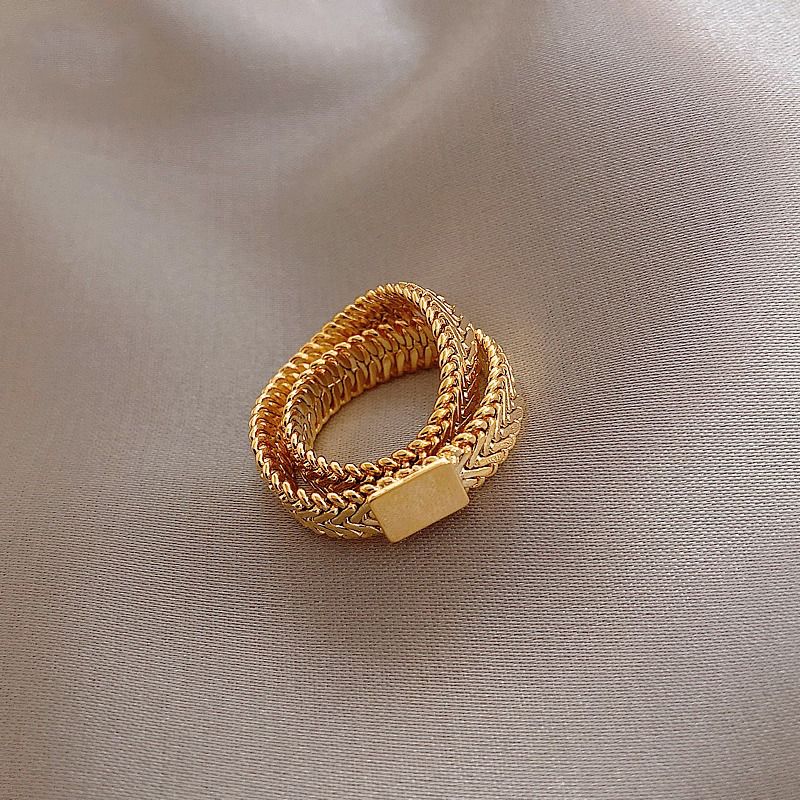 Design Sense Gold-Farbe Schlange Knochen Kette Doppelschicht Ringe für Frau 2022 neue koreanische Schmuck Party Mode Mädchen ungewöhnliche Ringe