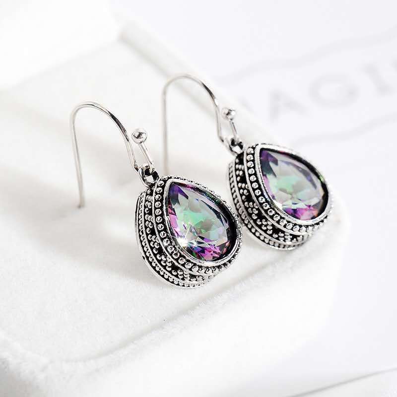 Europäische und amerikanische Mode New Style Vintage Farbe Wassertropfen Ohrringe Popular farbenfrohe Stud Ohrringe Classic Simple