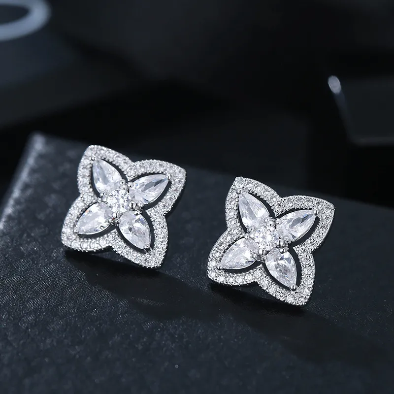 Blumenlegierung Schmuck Clover Lady Stud Ohrringe