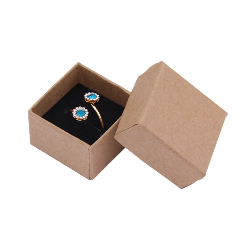 4x4x3cm Ring Box 24pcs Kraft Ohrringe / Anhänger Geschenkboxen Hochwertige Schmuck Organizer Display Papier Verpackung Schwarzer Schwamm