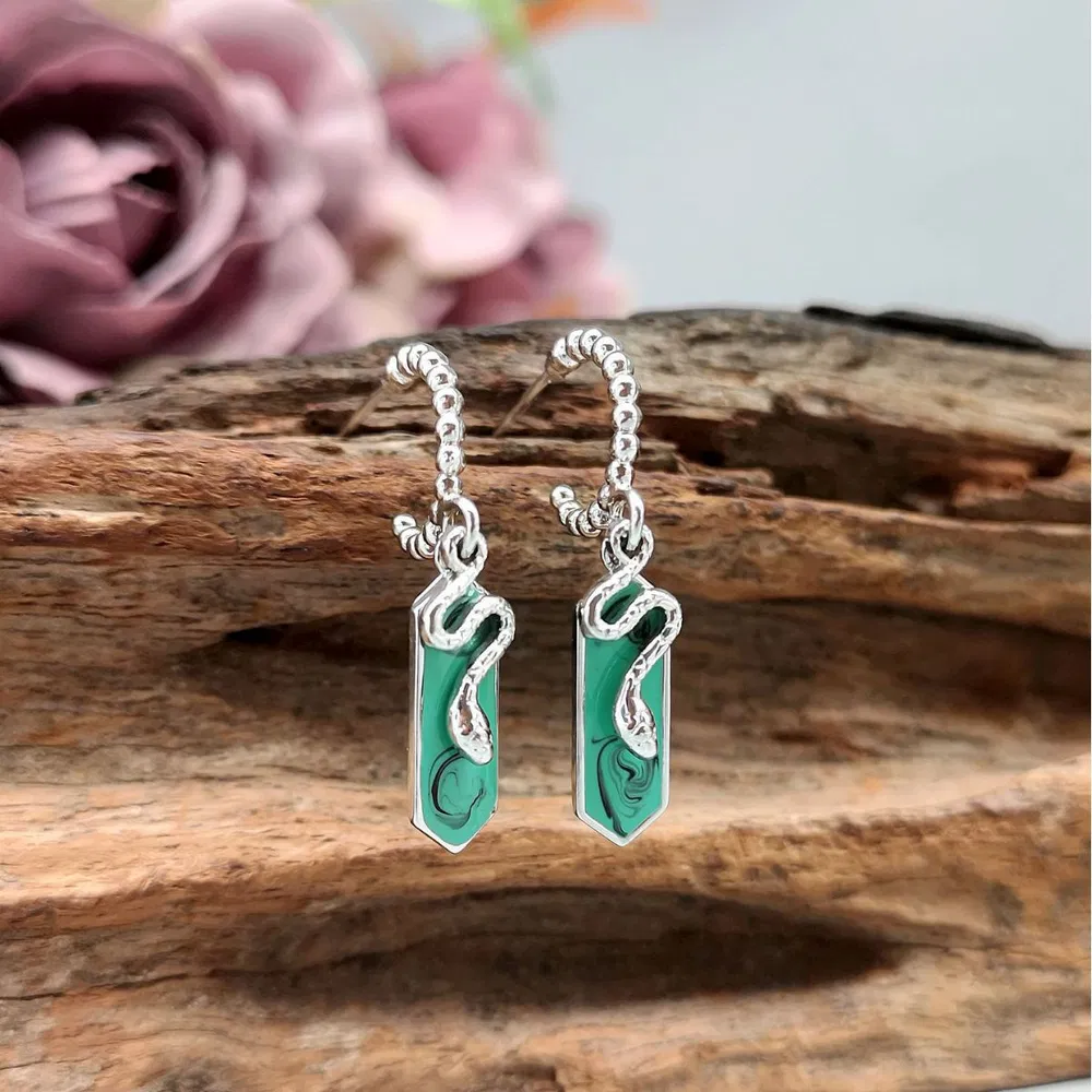 Damen Schlange Ohrringe Retro Smaragdfarbe Prismatische Ohrringe Premium Schmuck