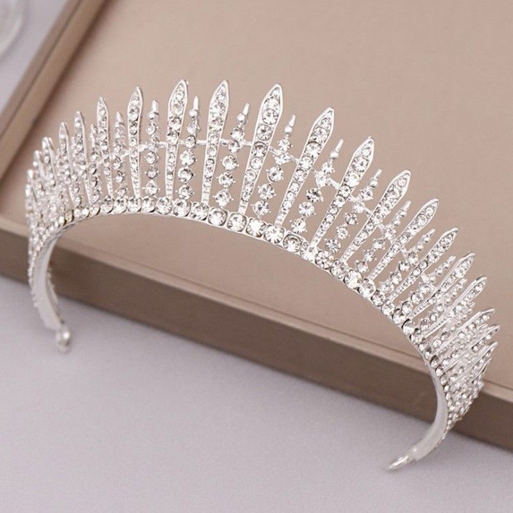 Die Braut 's Crown Tiara Ball Head Simple Shape