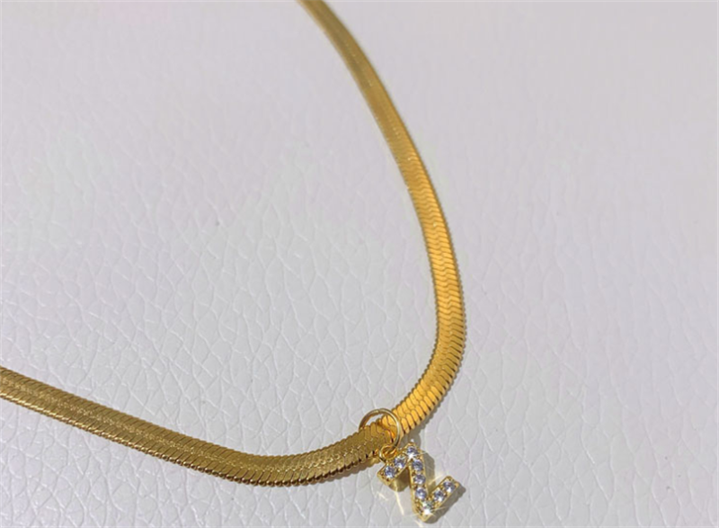 26 Buchstaben kalter Wind Micro Inlaid Zircon Clavicle Chain