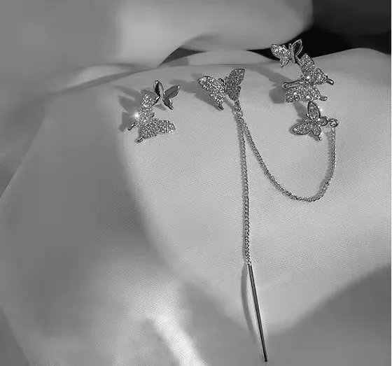 Vintage asymmetrische Butterfly Charm Ohrringe