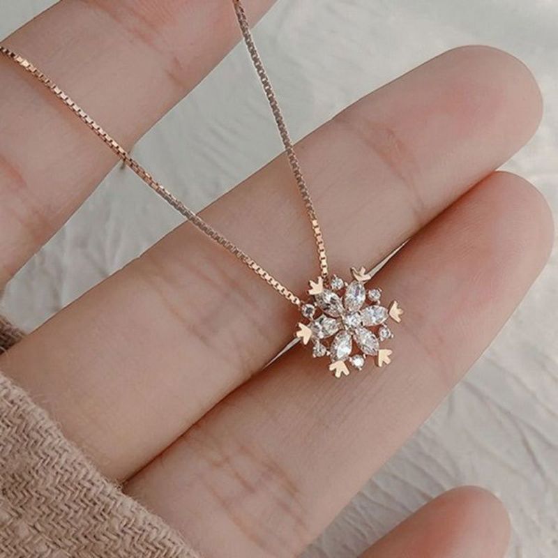 Exquisite Zirkon Schneeflocken Frauen Anhänger Halskette Mode Schönes Herz Klavicle Kette Hochzeit Freundin Schmuck Geschenk Choker