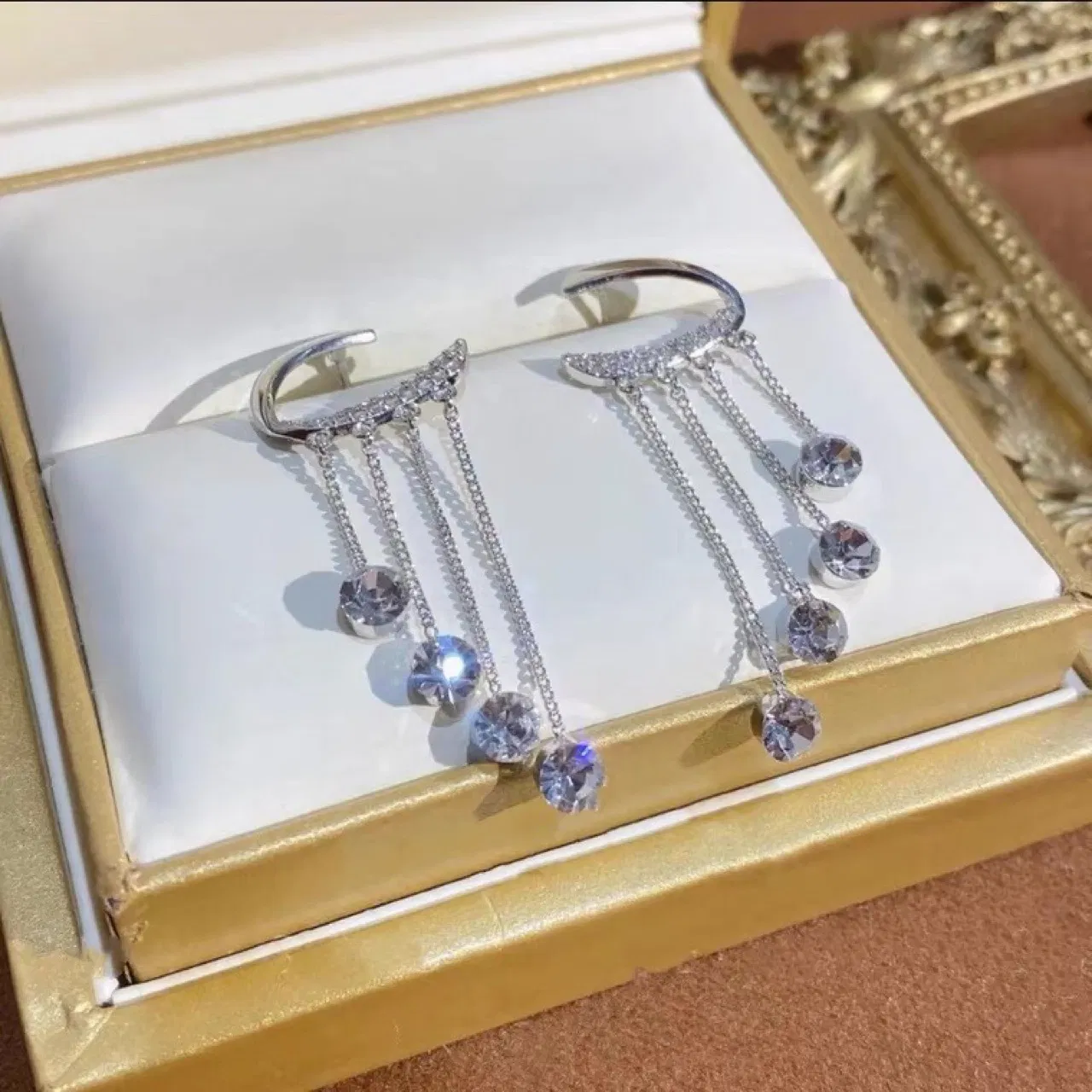 Frauen Mode Silber Nadel Rhinestone Tassel Ohrringe