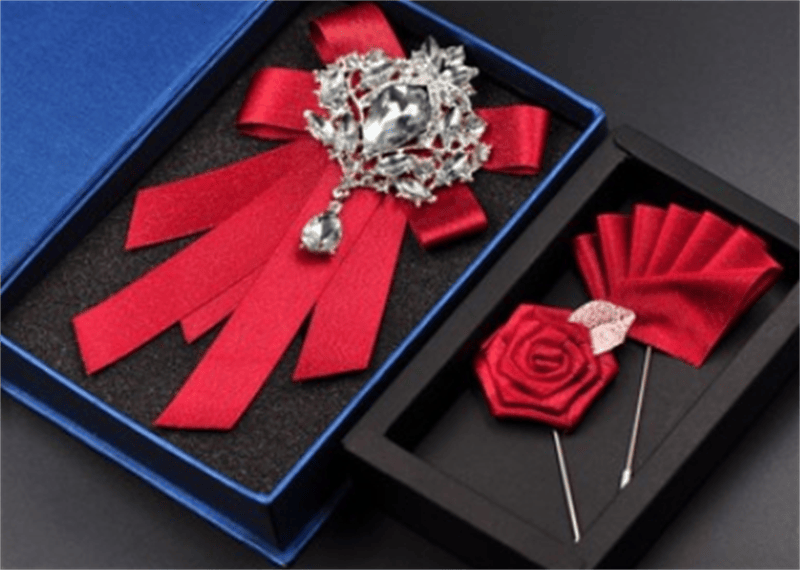 Gypsophila und Rhinestone Männer Super Bow Krawatte