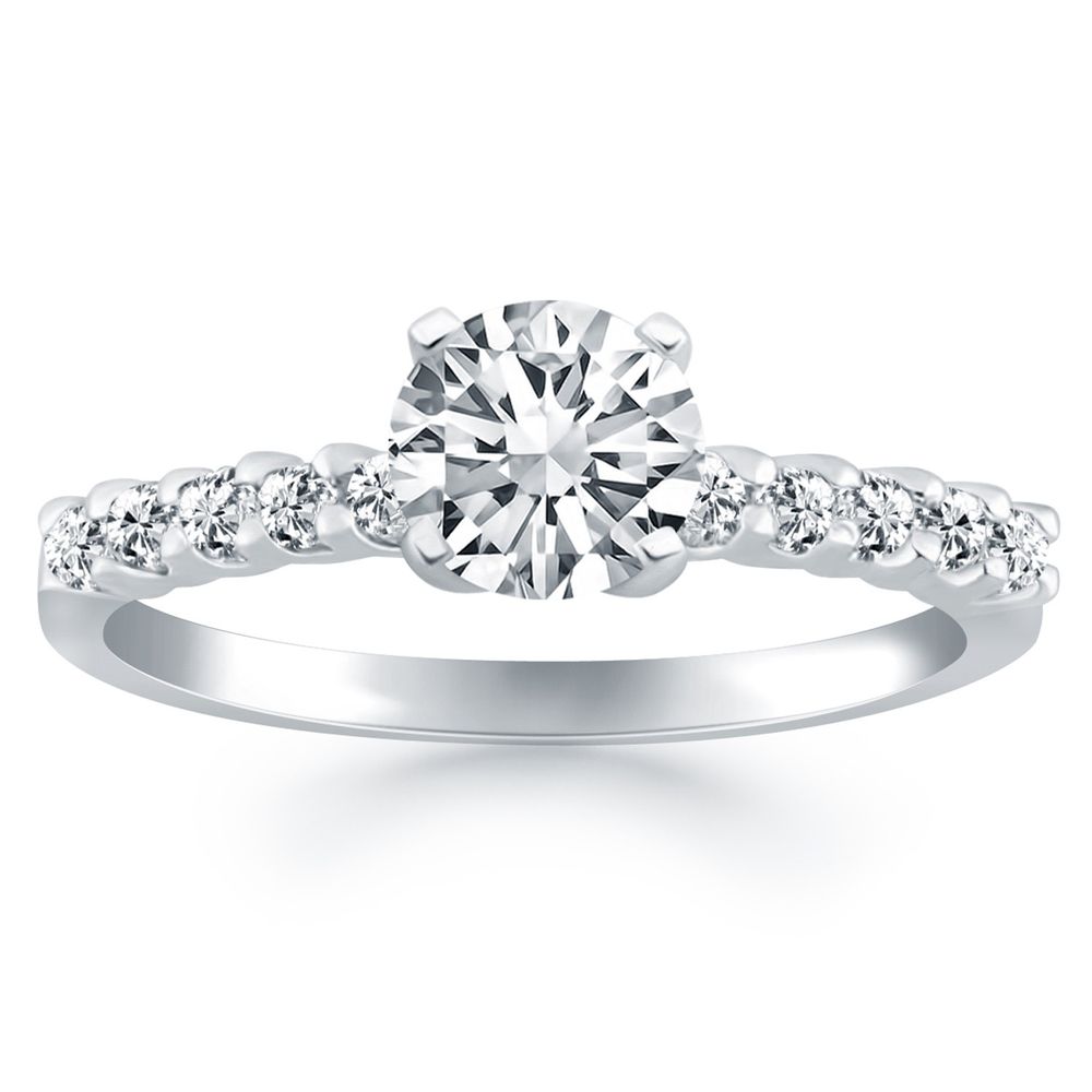 14 Karat Weißgold Shared Prong Diamond Band Accent Engagement Ring