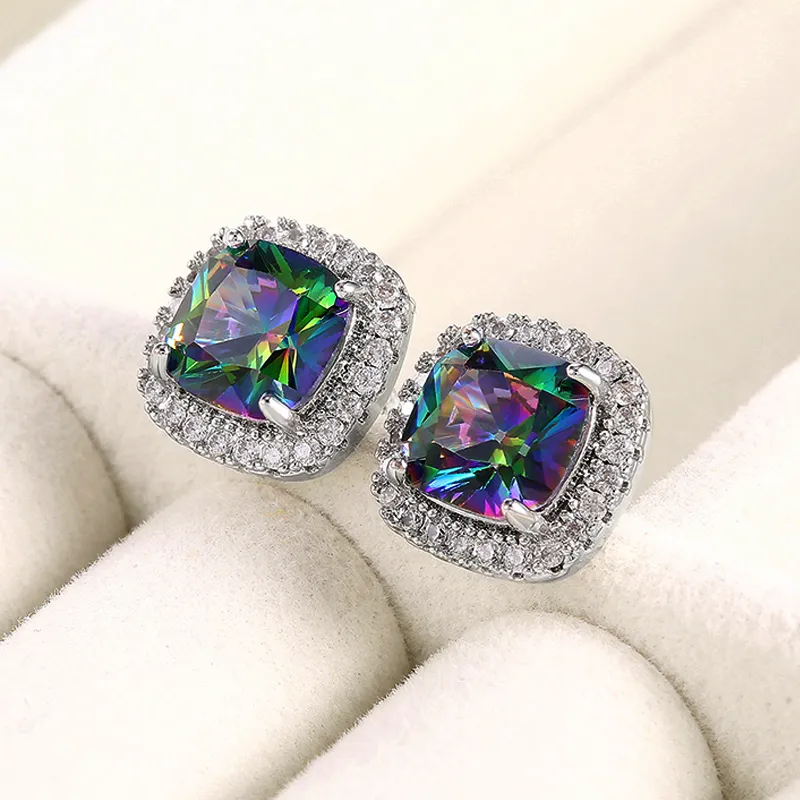 Huitan Luxus Cubic Zirkonia Stud Ohrringe Weibliche Silberfarbe Mode Schmuck für Frauen 2021 Trend vielseitige Mädchen Accessoires
