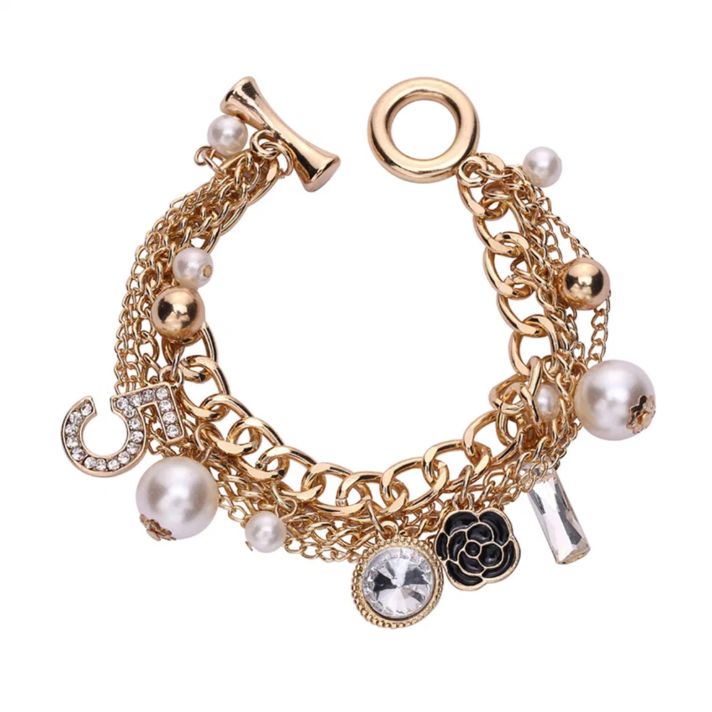 Goldene Multi-Layer Chain Armbänder für Frauen Perlen Handketten Tennis Armband mit Perlen und einem Blumen Anhänger Damen Schmuck