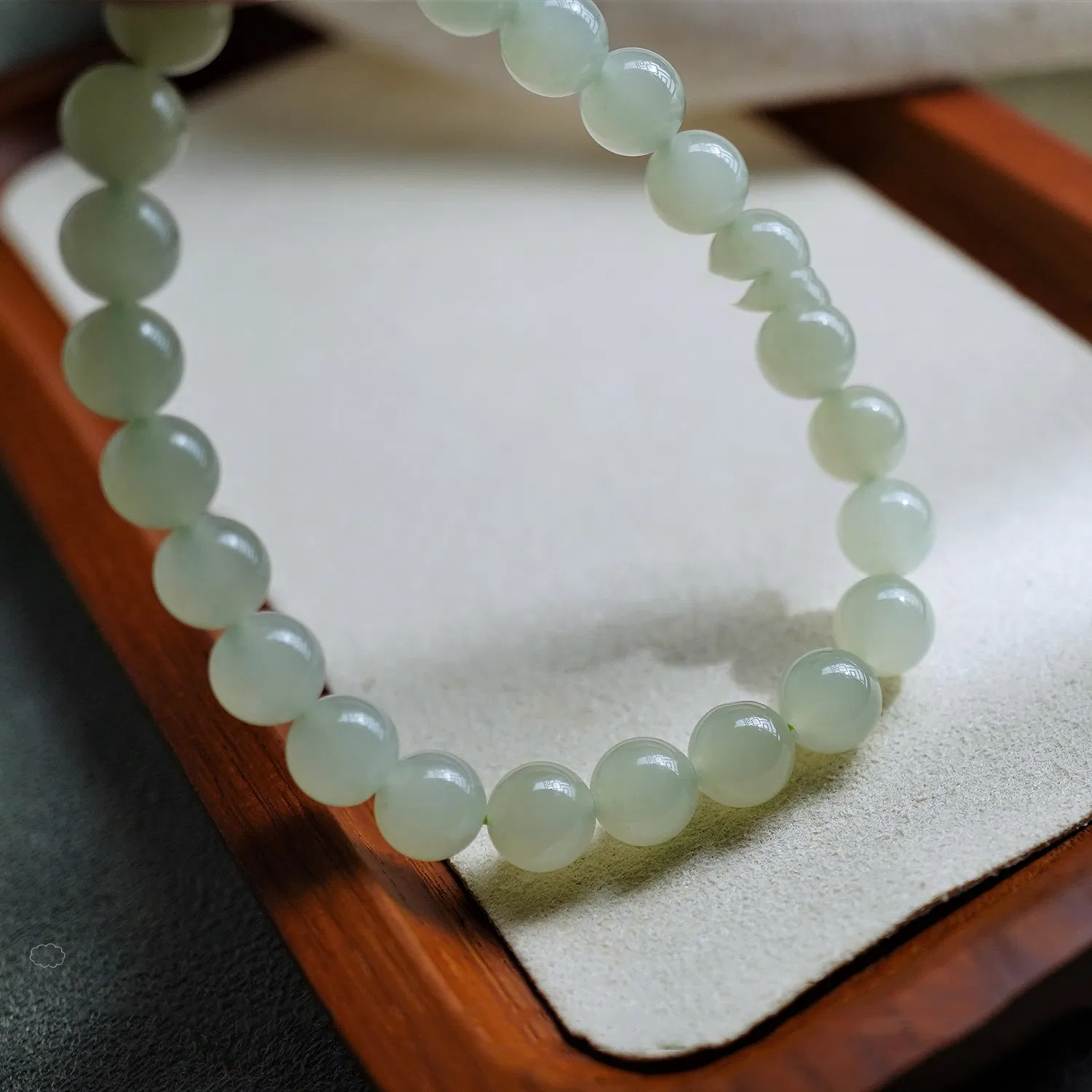 Damen Round Beads Clear Water Jade Hand String