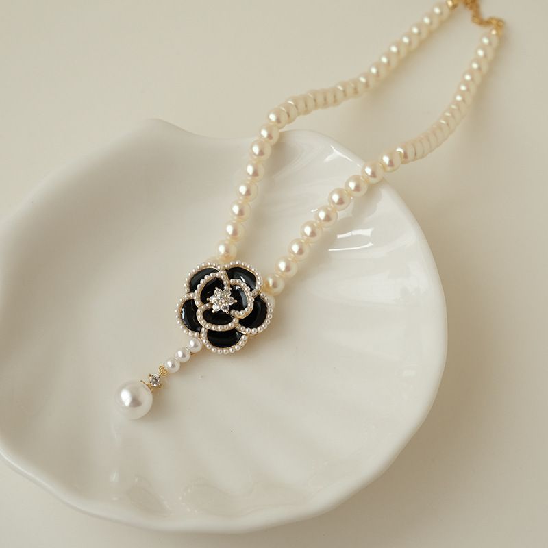 Camellia Halskette Süße Perlen Halskette Weibliche Süße Blume Klavickel Kette Charms Schmuck Geschenk Geburtstag Geschenke für Frauen Frau Mädchen ihr
