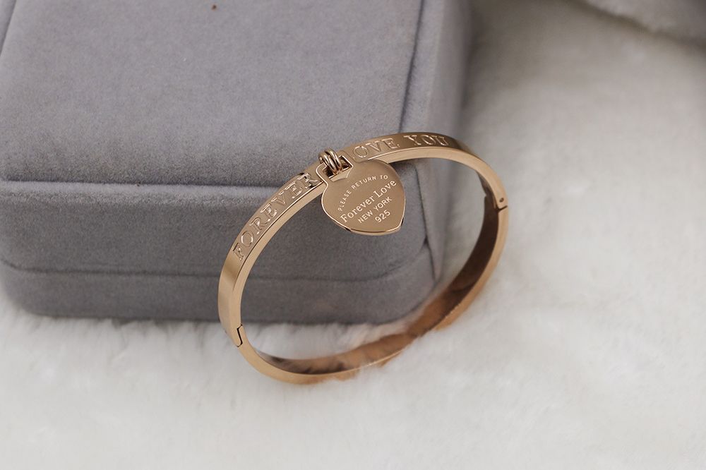 Titanium Steel Forever Love Single Peach Heart Buckle Armband