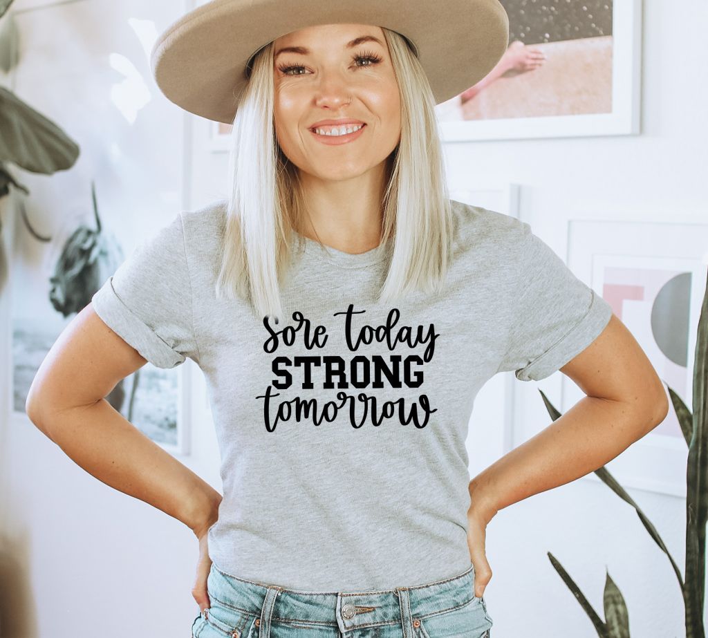 Sore Today Strong Tomorrow T-Shirt, Funny Workout T-Shirt, Workout Shirt, Gewichtheben Shirt, Damen Gym Shirt, Sore Today Tee, Strong Tomorrow Top