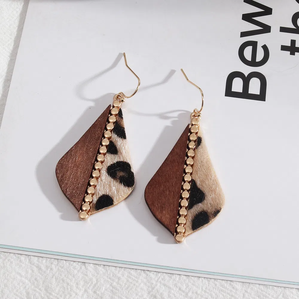 Europäische und amerikanische Stil Schmuck britische Nähte Mode Leopard Druck vielseitige Mode personalisierte Stil Leder Ohrringe für Frauen