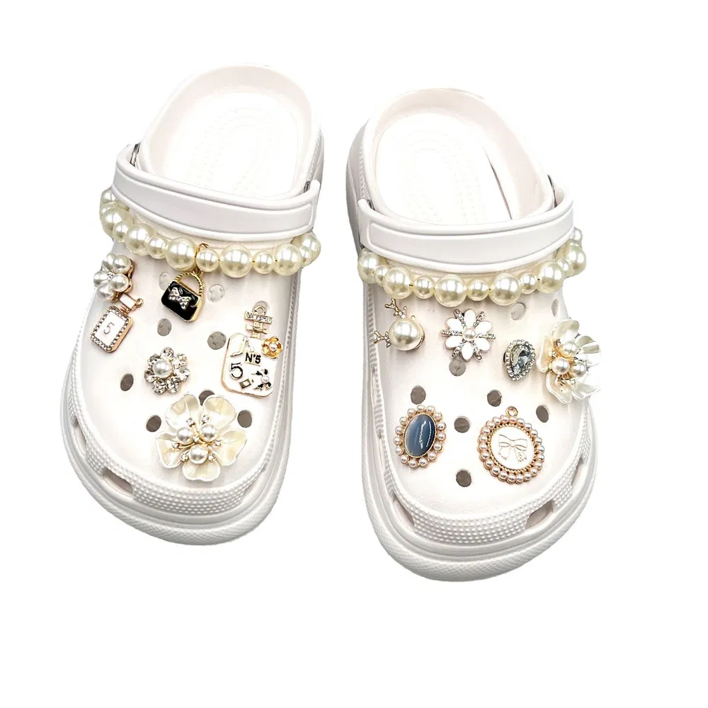 Eine Reihe von Kristallschuh Charms passt zu Mode Dekoration für Clog Schuhen Künstliche Diamanten Bling Kette Künstliche Schmuck Accessoires; Crocs Dekoration