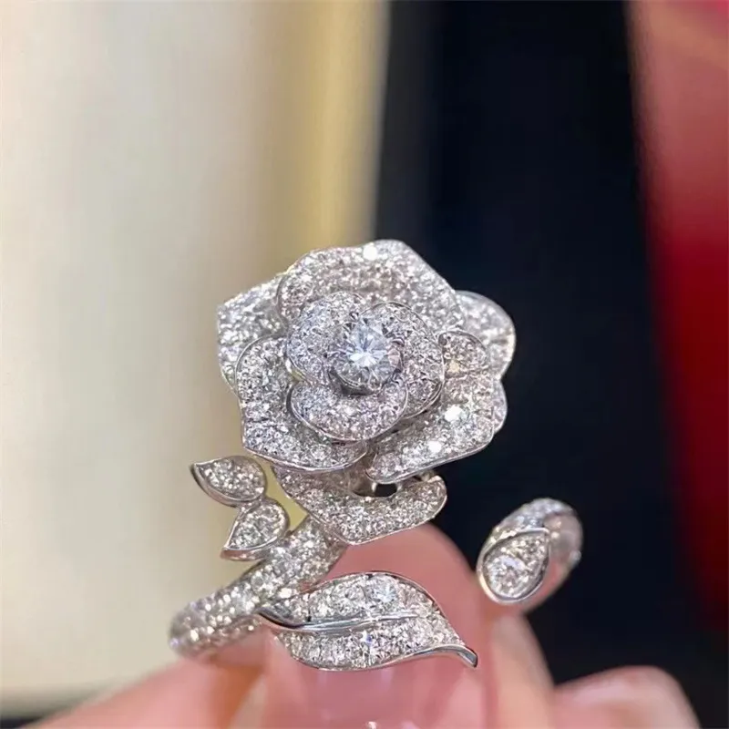 Leicht eingelegt mit Diamant Licht Luxus Rose Ring