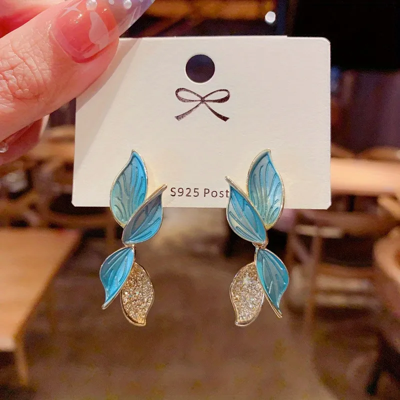 2023 neue Trendy Mode Temperament Nische Design Sense Leaf Ohrringe Damen High-End Sense Ohrringe Herbst und Winter Ohrschmuck