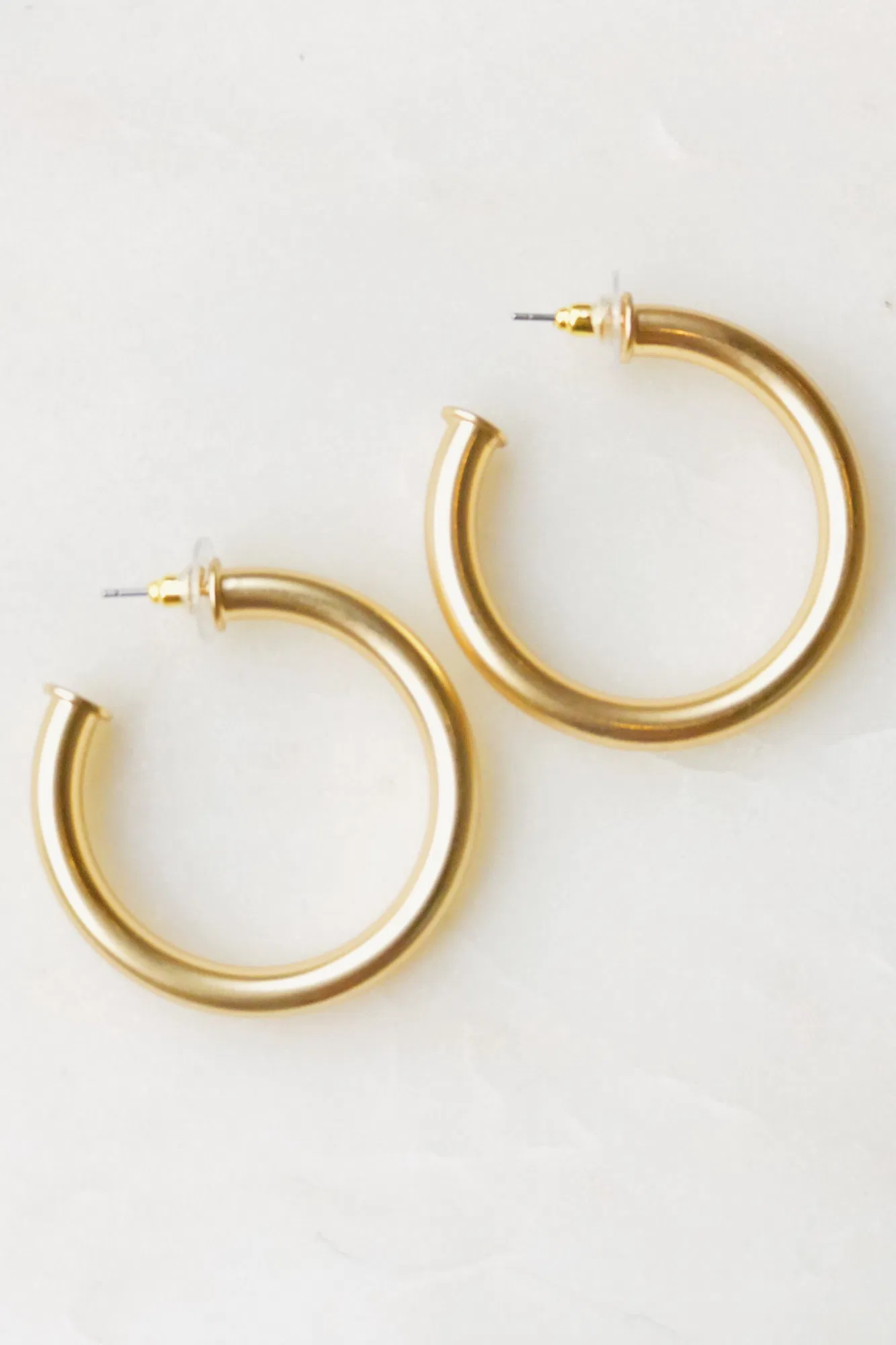 Upper Class Taste Hoop Ohrringe, Kleines Gold