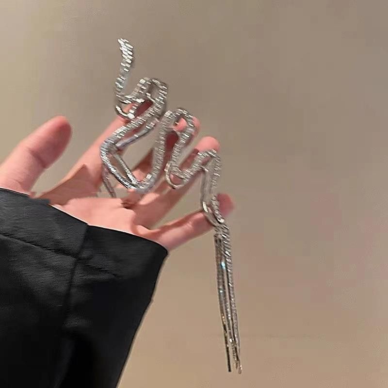Frauen High-End - Haar-Clip mit Tassel auf der Rückseite des Kopfes