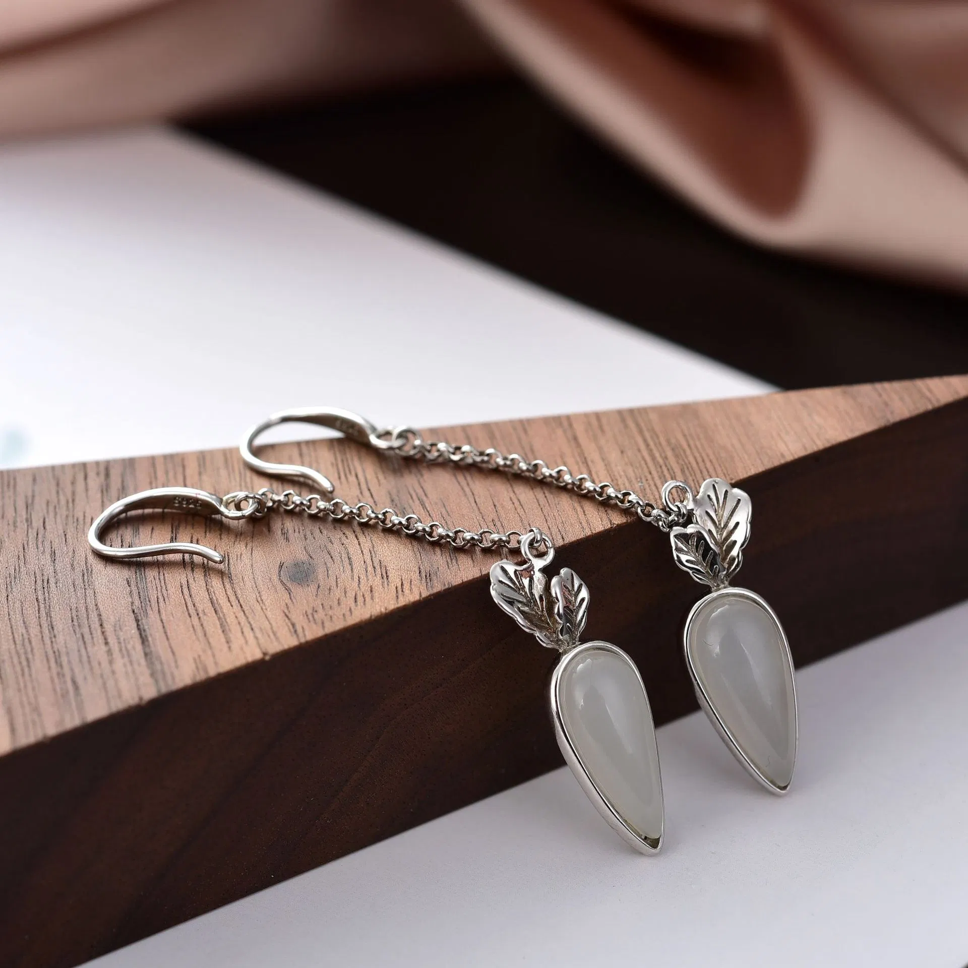 S925 Sterling Silber Natürliche Hetan Weiße Jade Ohrringe Rad Radisch süße Schmuck Ohrringe