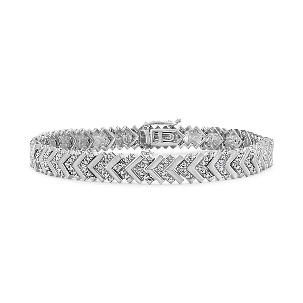 .925 Sterling Silber 1 / 6 Cttw Round-Cut Diamond Chevron Wave 7,25