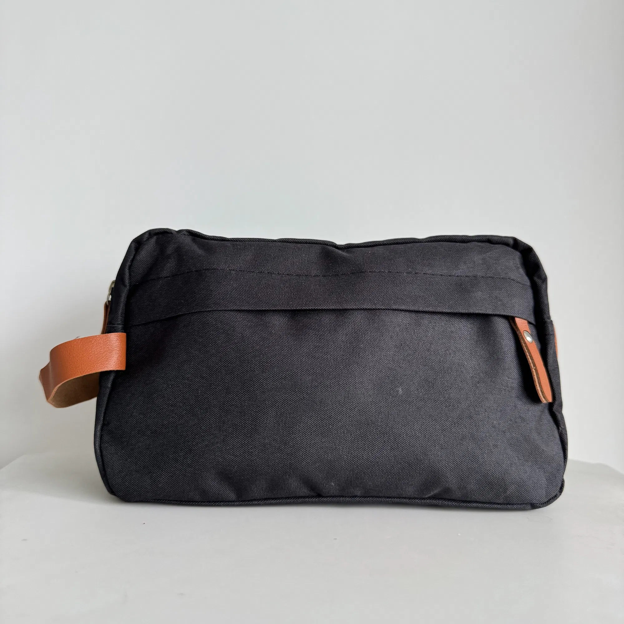 Neue Geschäftsreise Männer Toilettentasche Doppelschicht große Kapazität Kosmetiktasche Solid Color Tuch Oxford Lagertasche tragbar (matte schwarz)