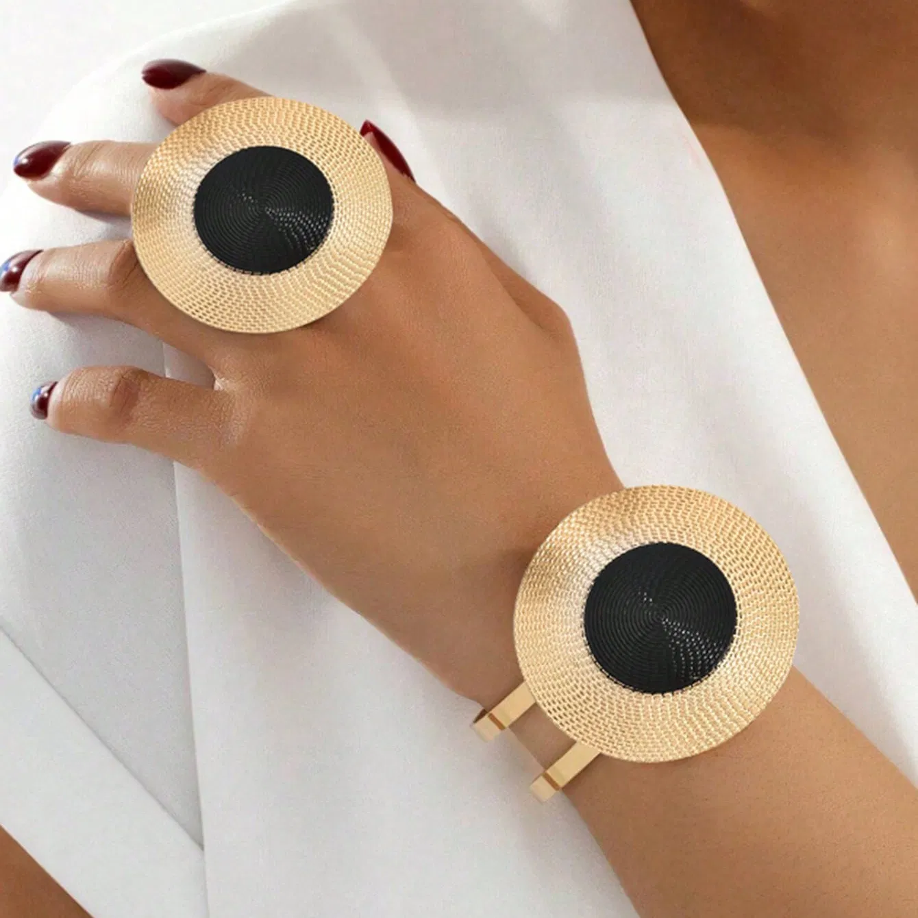 Elegant 14K Gold Plated Black Onyx Halskette und Ohrringe Set