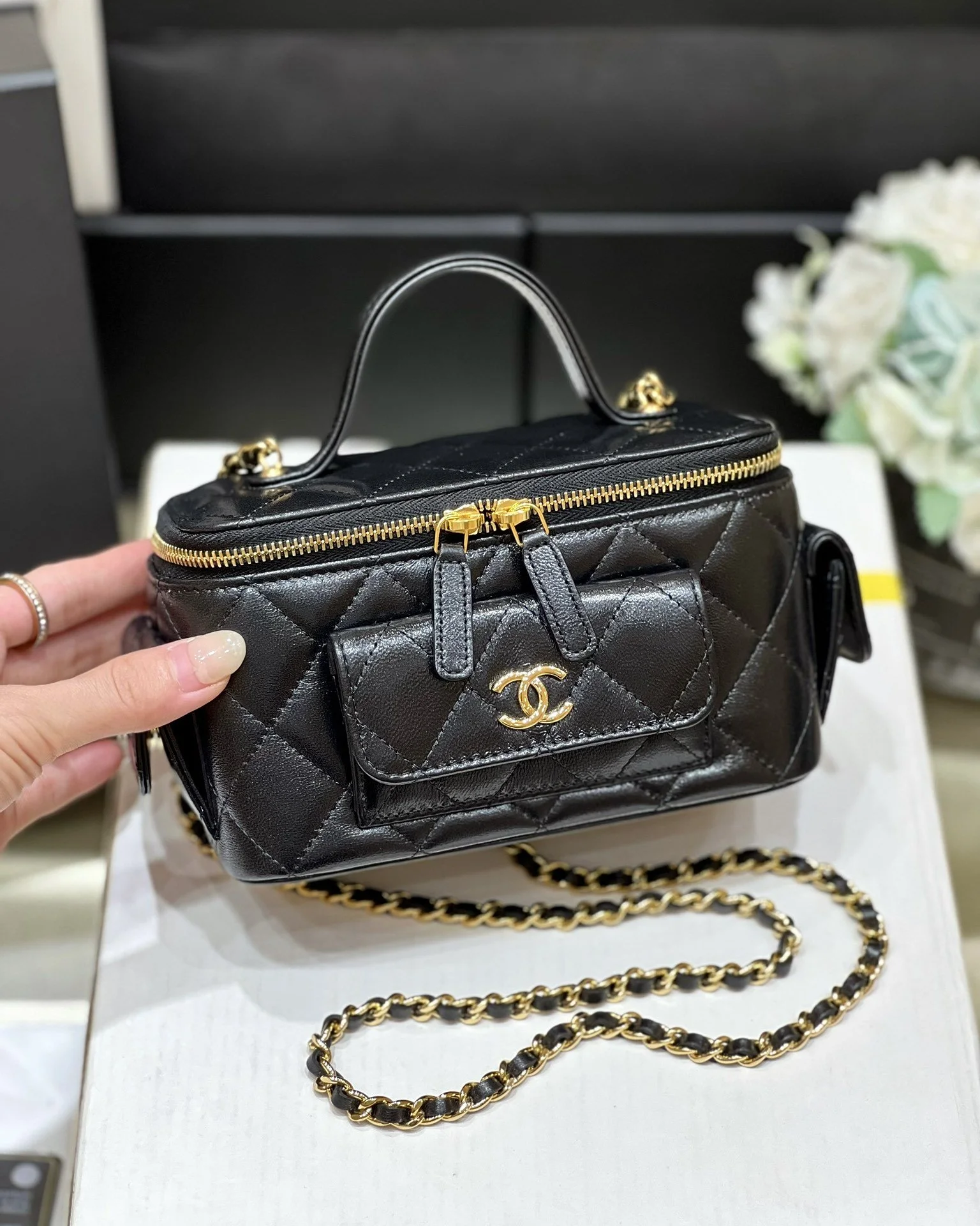 Chanel Vanity Bag With Strap Black For Women, Women’s Bags 6.6in/17cm AP3017 B09208 94305