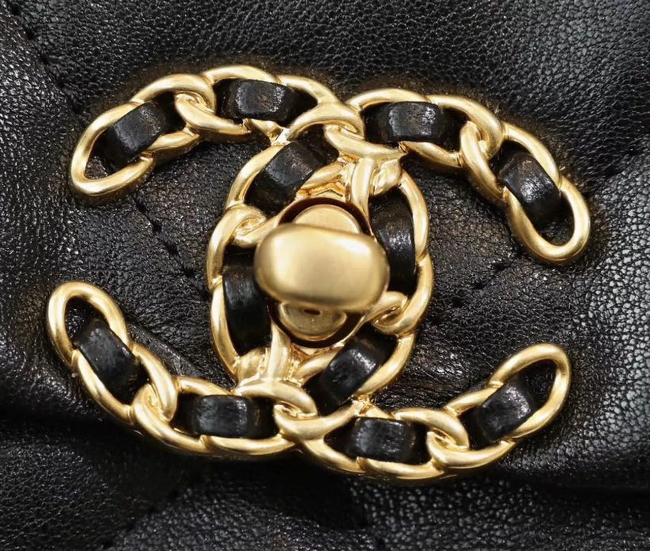 Chanel 19 Handbag 26cm Black For Women AS1160 B04852 94305