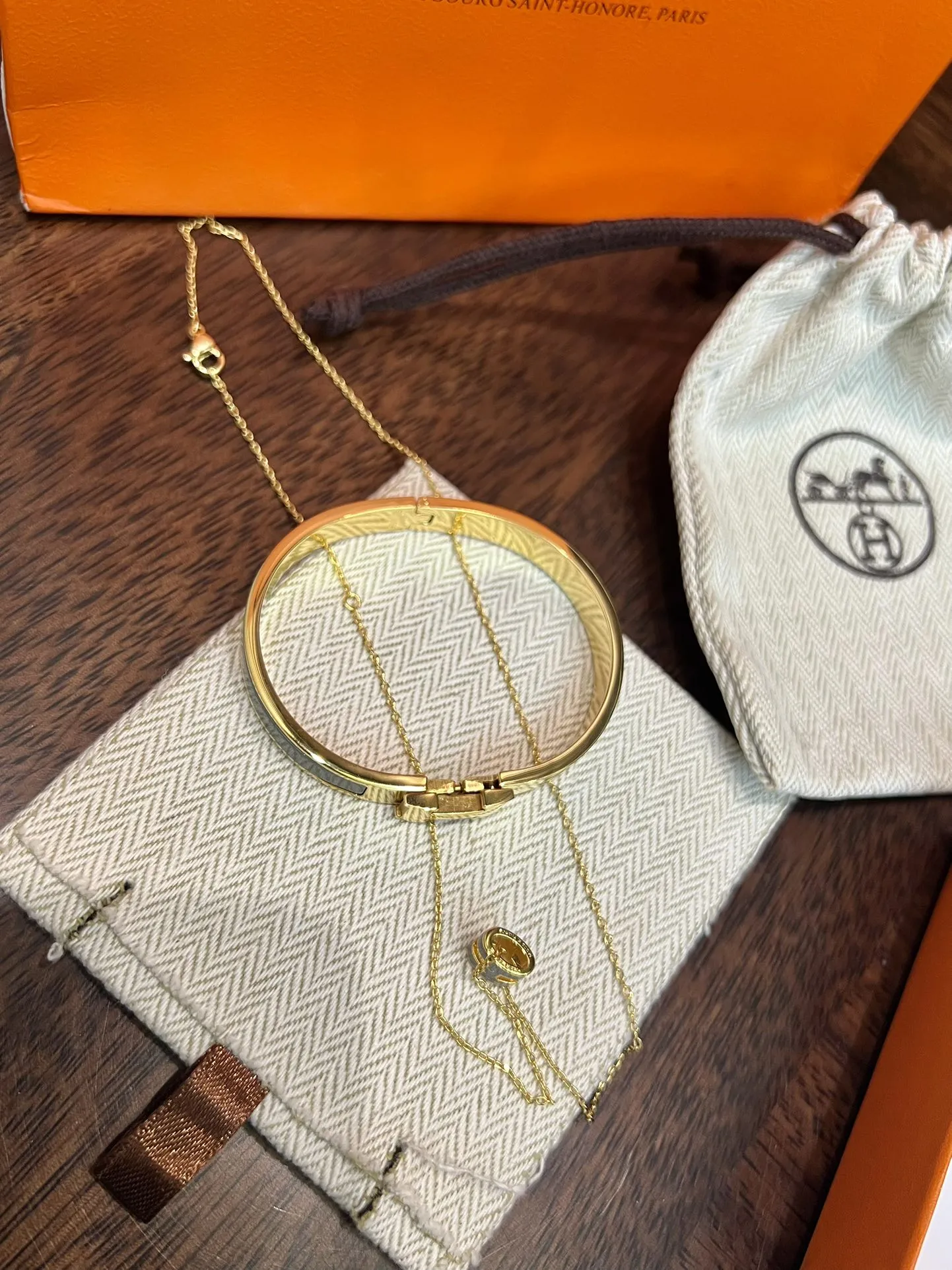 H new arrival bracelets 17 cm + necklace