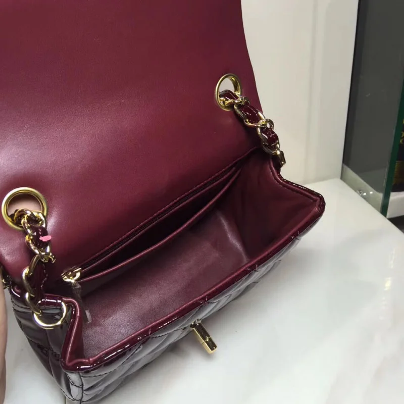 Chanel Pantent Leather 17Cm Class-Flap Bag 1115