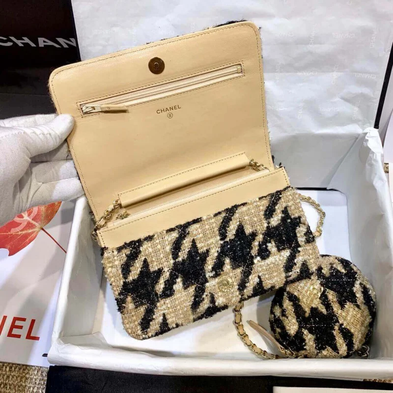 Chanel 19 Tweed W-With Coin Purse Ap0985