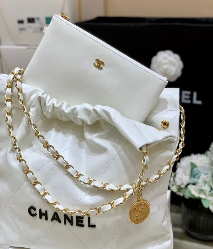 Chanel 22 Handbag White For Women 14.4in/37cm AS3261 B08038 10601